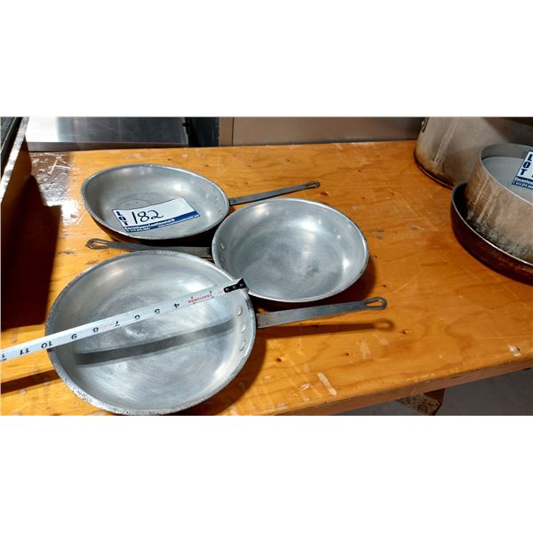 LOT DE 3 POELONS 11”