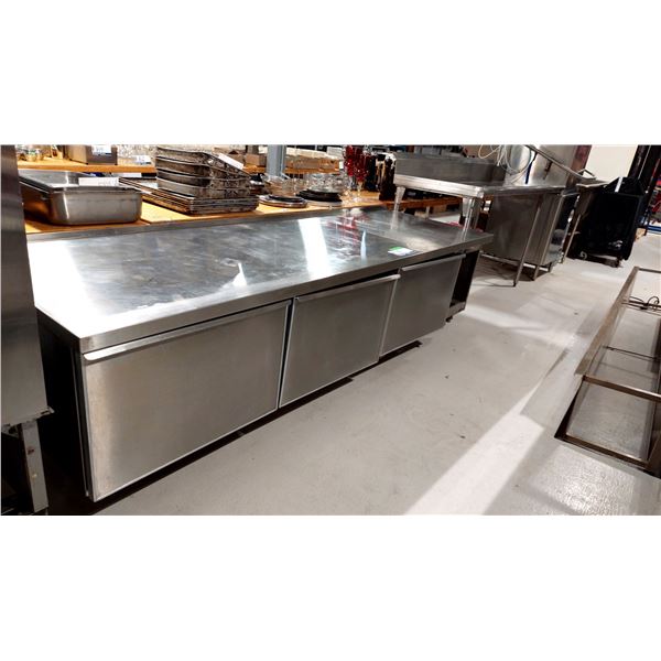 BASE CHEF REFRIGEREE 3 TIROIRS / COMPRESSEUR 97”X31”X28”