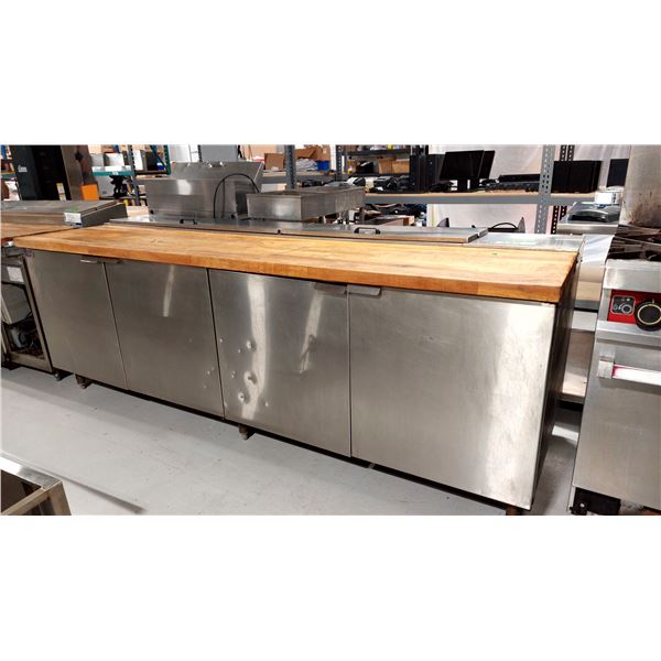 TABLE DE PREPARATION REFRIGEREE 4 PORTES DESSUS EN BOIS / C.I 96”X32”X34”