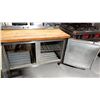 Image 3 : TABLE DE PREPARATION REFRIGEREE 4 PORTES DESSUS EN BOIS / C.I 96”X32”X34”