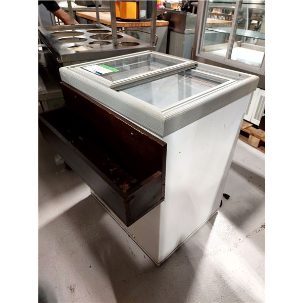 PETIT TOMBEAU CARRIER MODEL B5S4 28”X32”X34”