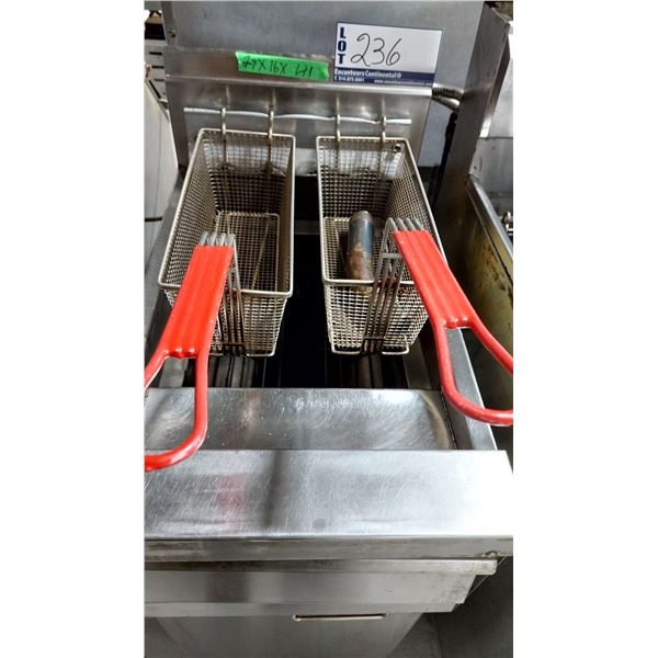 FRITEUSE FRYMASTER MODEL MJ35SD 29”X16”X41”