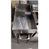Image 3 : TABLE AVEC EGOUTOIRE INOX 32”X19”X36”