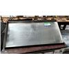 Image 1 : TABLETTE INOX EN ANGLE 43”X20”