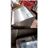 Image 2 : TABLETTE INOX EN ANGLE 43”X20”