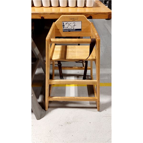 CHAISE POUR ENFANT EN BOIS