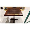 Image 1 : TABLE EN BOIS 28”X30”