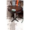 Image 1 : TABLE 24.5”X24.5”