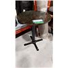Image 1 : TABLE 24.5”