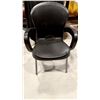 Image 1 : CHAISE EN PLASTIQUE