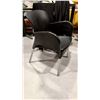 Image 2 : CHAISE EN PLASTIQUE
