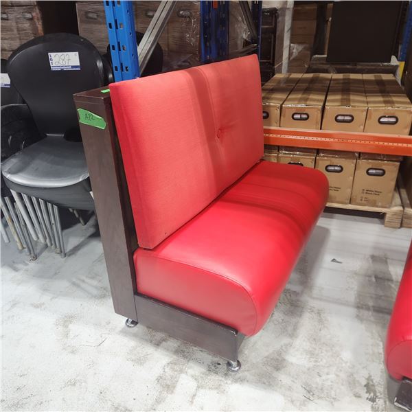 LOT DE 25+ BANQUETTES CENTRAL ET MURALES (VOIR PHOTO)