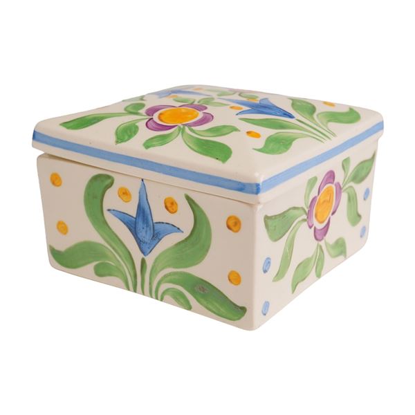 Wedgwood Hand-Painted Creamware Lidded Box