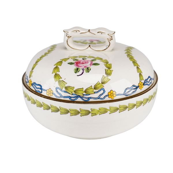 Wedgwood Lidded Sauce Tureen, Silhouette Pattern