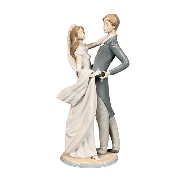 Lladro Porcelain Figurine with Box, I Love You Truly 01001528