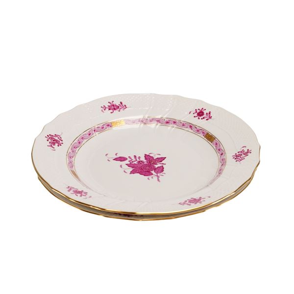 2pc Herend Porcelain Hand-Painted Chinese Bouquet Raspberry Dinner Plates