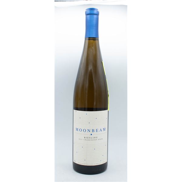 BOTTLE OF MOONBEAM RIESLING WHITE WINE -