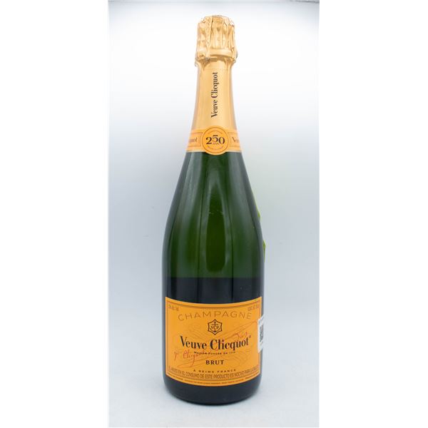 BOTTLE OF VEUVE CLICQUOT BRUT CHAMPAGNE -
