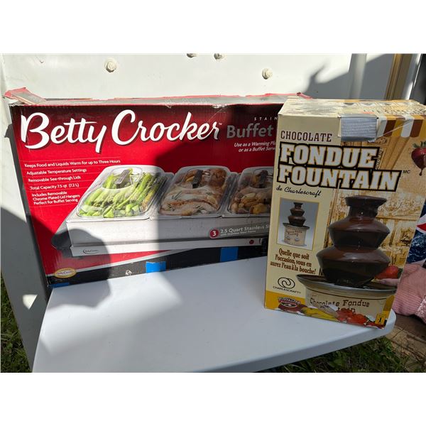 Betty Crocker Buffet Server and Chocolate Fon
