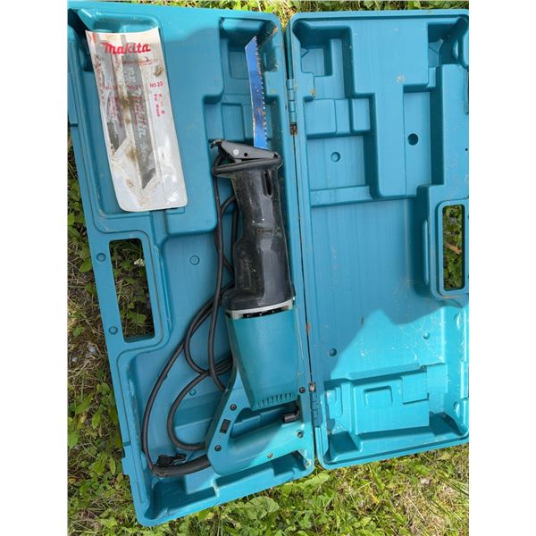 Makita JR300 Reciprocating Saw with Case