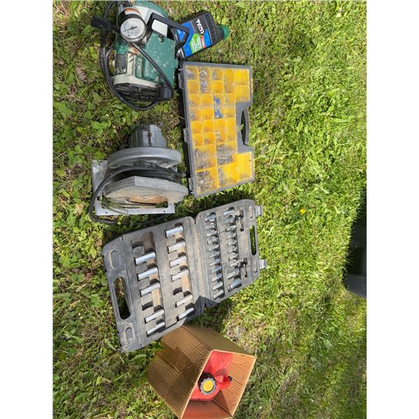 Lot: Power Tools, Socket Set, Hardware