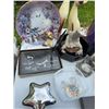 Image 4 : Decorative Figurines and Tableware