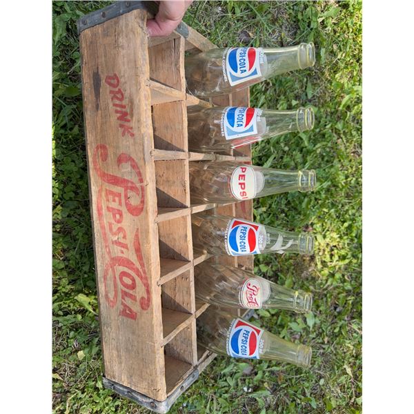 Pepsi-Cola Wooden Crate With 6 Glass Bottles