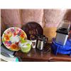 Image 1 : Kitchen Appliance and Bakeware Lot