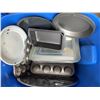 Image 2 : Kitchen Appliance and Bakeware Lot
