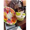 Image 4 : Kitchen Appliance and Bakeware Lot