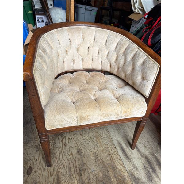Tufted Barrel-Back Chair with Wooden Frame
