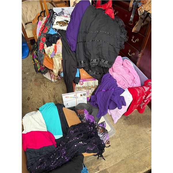 Medium Summer Clothes, Accessories, and Puzzle