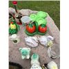 Image 4 : Ceramic Collectibles and Decorative Items