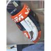 Image 2 : Wayne Gretzky Signed Gloves with Figure and Cards Display
