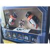Image 7 : Wayne Gretzky Signed Gloves with Figure and Cards Display