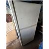 Image 2 : Frigidaire Refrigerator-Freezer with Ice and Water Dispenser