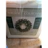 Image 3 : 48-Inch Pre-Lit Wreath, New in Box