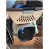 Image 4 : Pet Carriers, Kennel and Supplies Lot