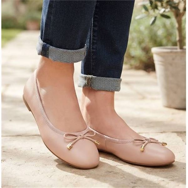 Ted Baker Beige Ballet Flats Size 8