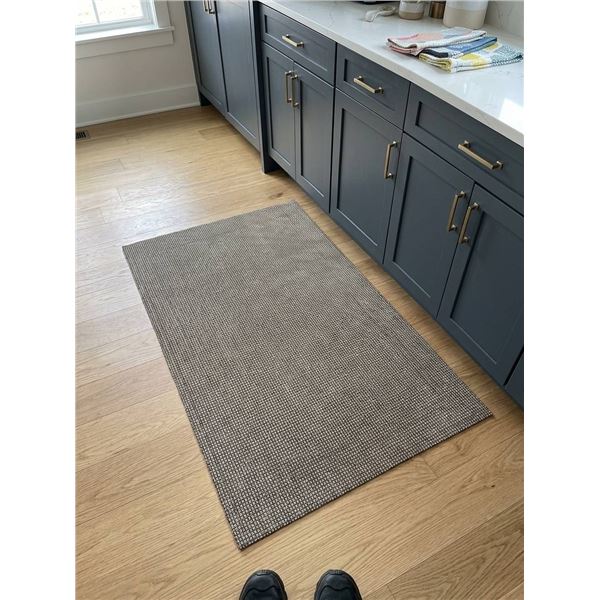 30" x 47" Mat, brown
