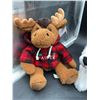Image 3 : Jasper Moose and Stuffed Animal House Husky