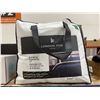 Image 2 : London Fog Super Soft Branded Comforter Set, King, Navy