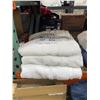 Image 2 : White Bath Towels, 3-Pack, Cotton