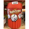 Image 3 : Giant Yahtzee Dice Game Set