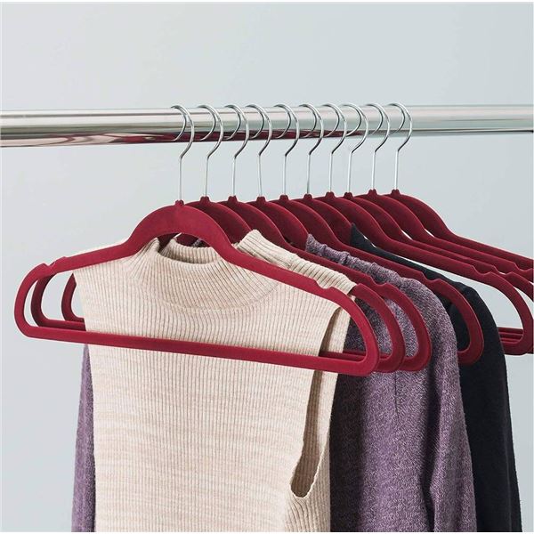 AmazonBasics Velvet Hangers 100-Pack