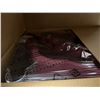 Image 3 : AmazonBasics Velvet Hangers 100-Pack
