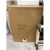Image 3 : Amazon Basics 42'' Red Soft Pet Crate