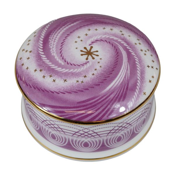 Wedgwood Eric Ravilious Bone China Queen Elizabeth II Golden Jubilee Trinket Box