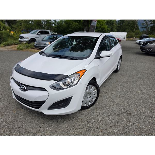 DUNCAN - 2013 HYUNDAI ELANTRA WHITE 133433 KMS - 057123-3