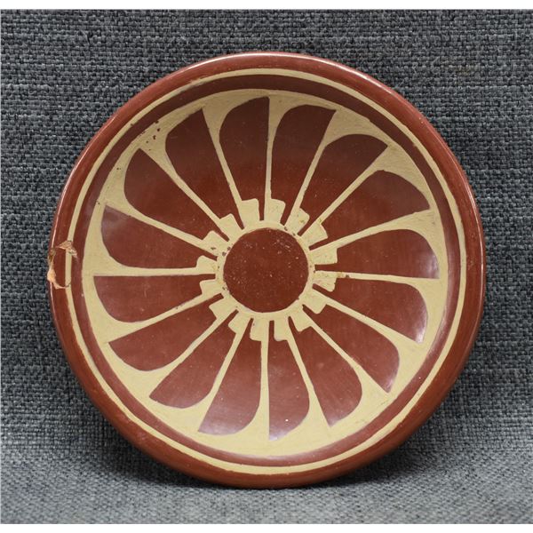 SAN ILDEFONSO POTTERY PLATE (CARLOS DUNLAP)